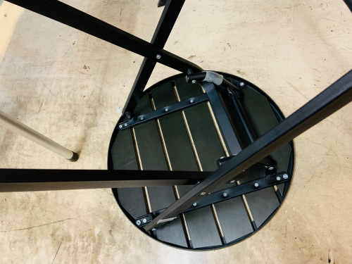 アウトドアのテーブル