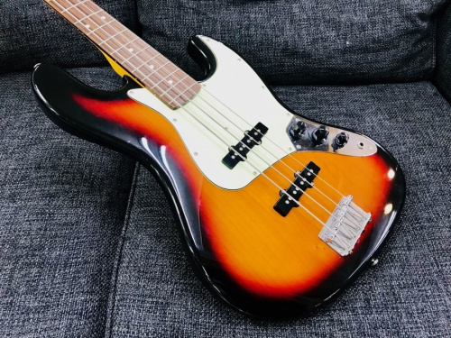 ベースのジャズベース