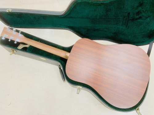 ギターのアコースティックギター