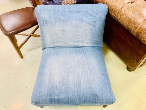 家具のソファ