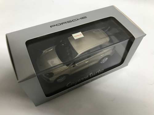 ミニカーのカイエン