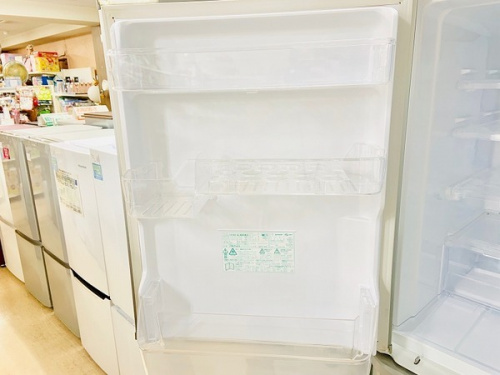 SHARPの３ドア冷蔵庫