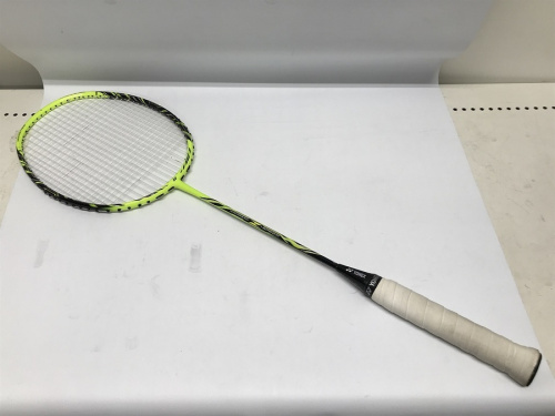 スポーツ用品のバドミントン