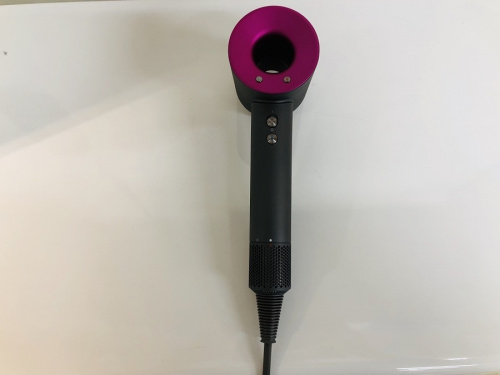 ヘアードライヤーのdyson