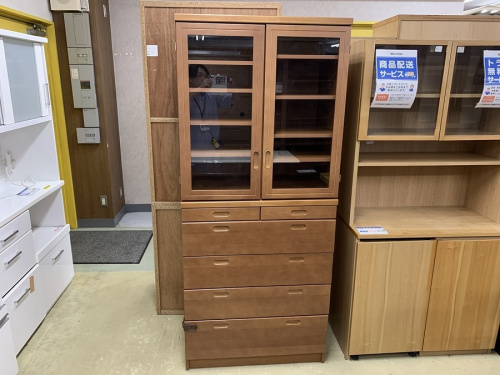 収納家具のカップボード・食器棚