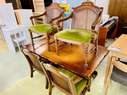 家具のダイニングセット