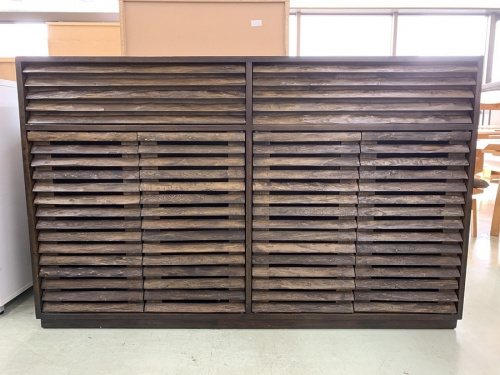 家具のサイドボード