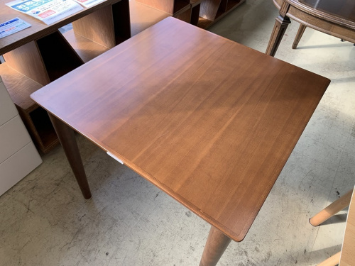 ダイニングテーブルの町田　座間　南町田　玉川学園　成瀬　相模大野　古淵 　中古家具　買取