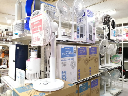 扇風機　冷風扇　中古の除湿機　中古