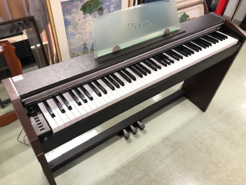 楽器の電子ピアノ