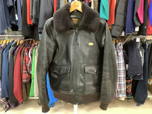 レザージャケットのリアルムートンボア