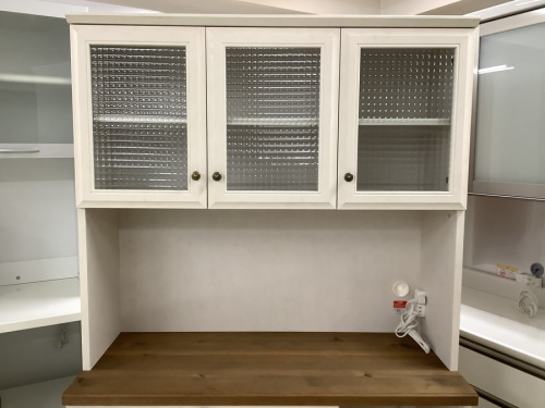 カントリー調レンジボードの家具