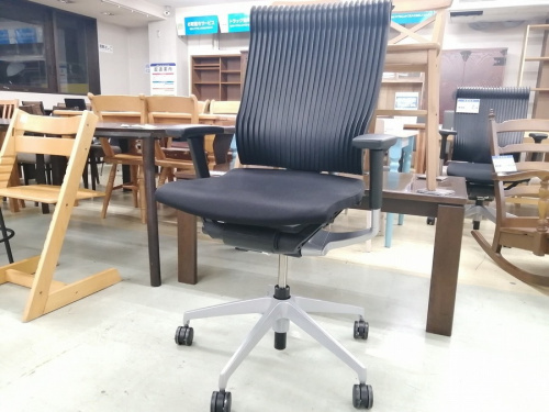 オフィスチェア　イス　中古の家具　買取
