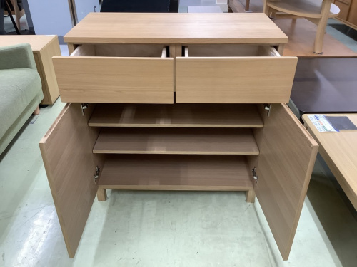 キャビネットの天然木 家具
