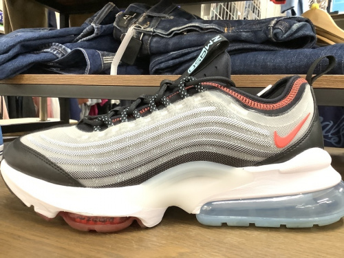 NIKEの町田 座間 南町田 玉川学園 成瀬 相模大野 古淵 スニーカー 買取