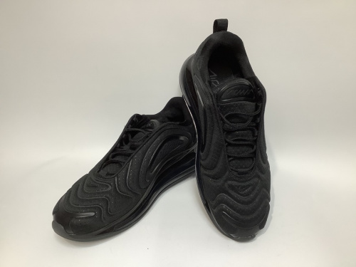 NIKE(ナイキ)のスニーカー