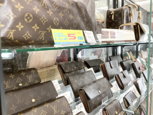 セミショルダーバッグのFENDI