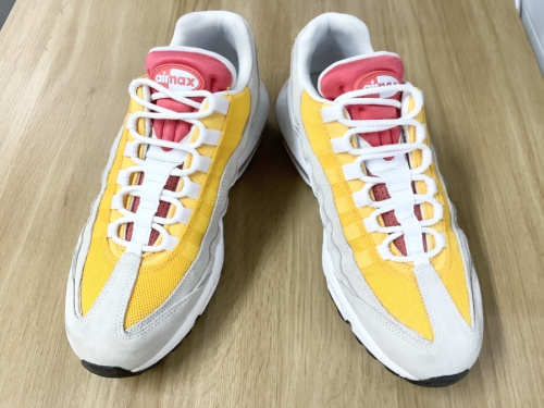 スニーカーのNIKE