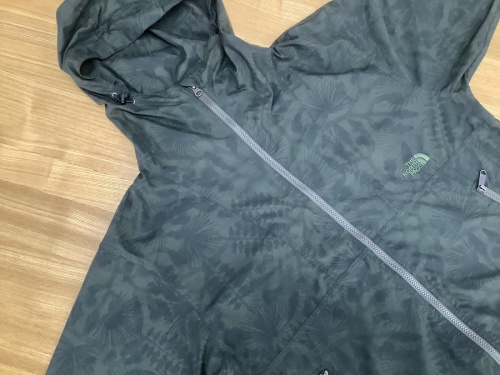 トップスのジャケット