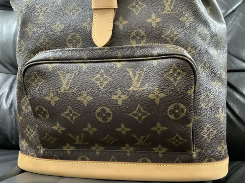 リュックのLOUIS VUITTON