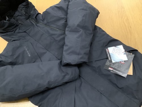 ダウン 中古 買取のMAMMUT