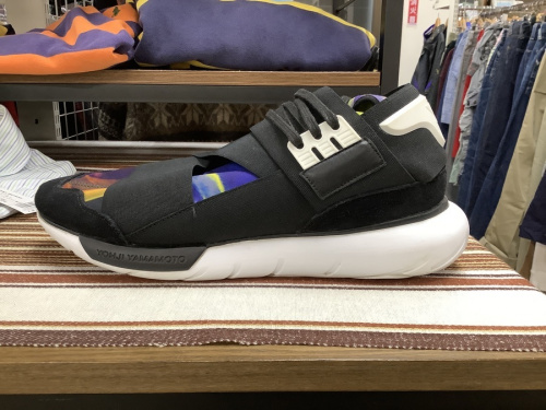 スニーカーのY-3