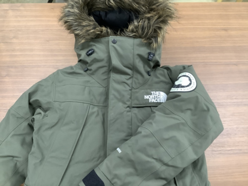 ジャケットのアンタークティカパーカ