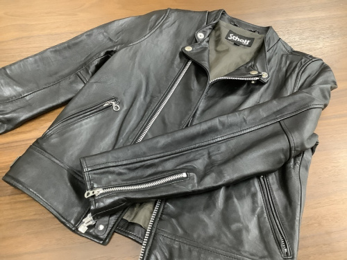 トップスのジャケット