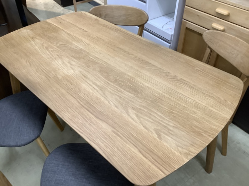 テーブルのダイニング5点セット