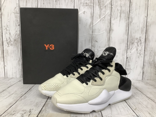 靴のスニーカー