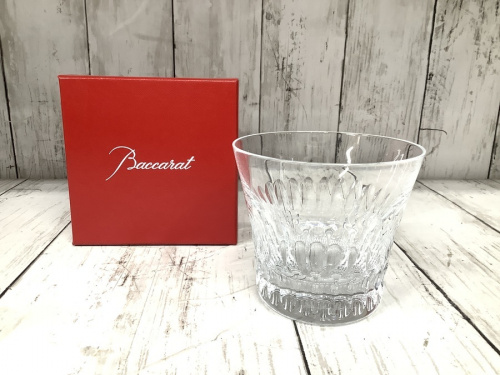 テーブルウェアのガラス