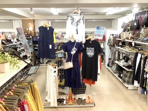レディース　中古　買取のトレファク　服　買取