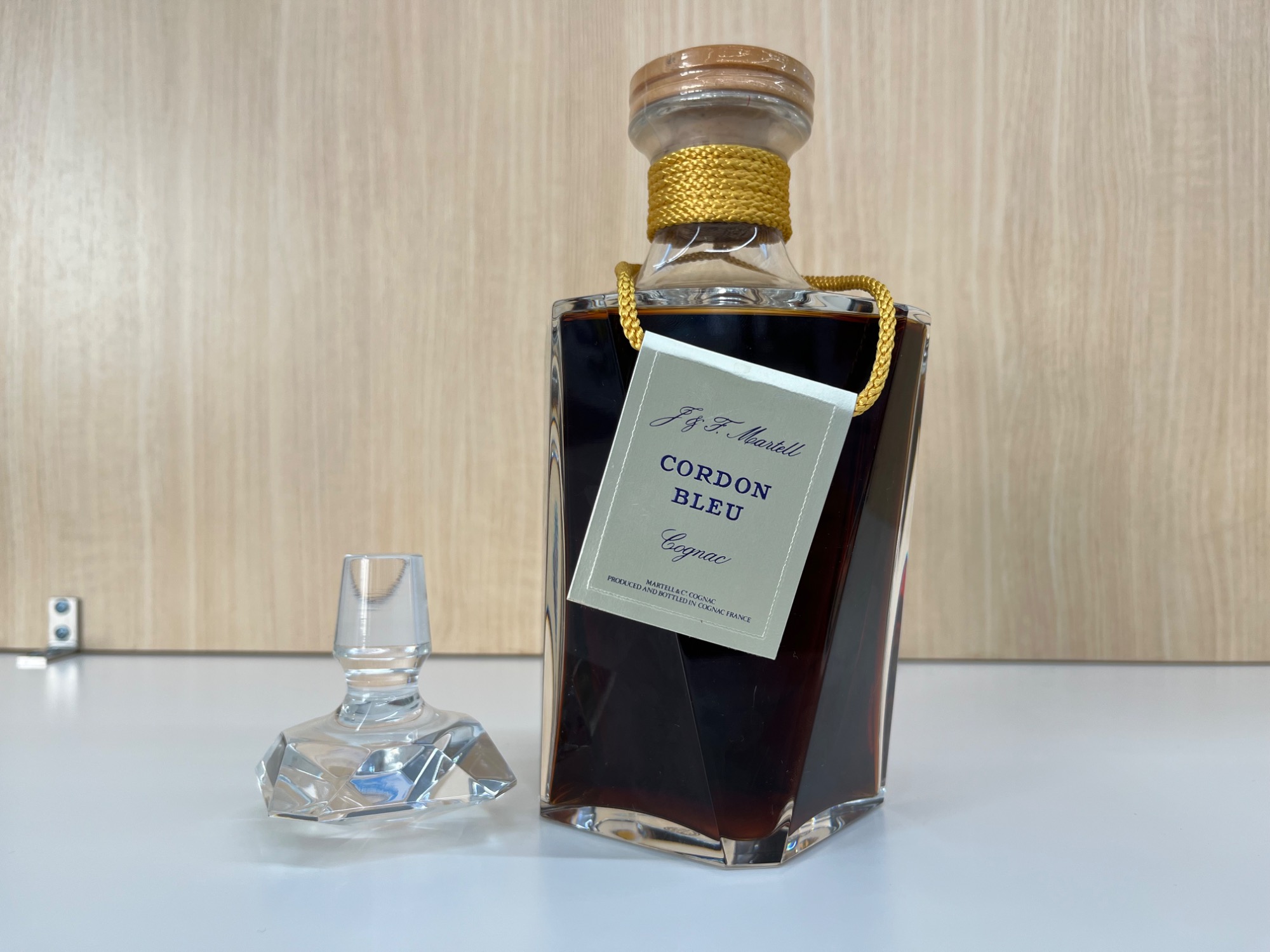MARTELL(マーテル) コルドンブルー 700ml Baccarat社替え栓付 を