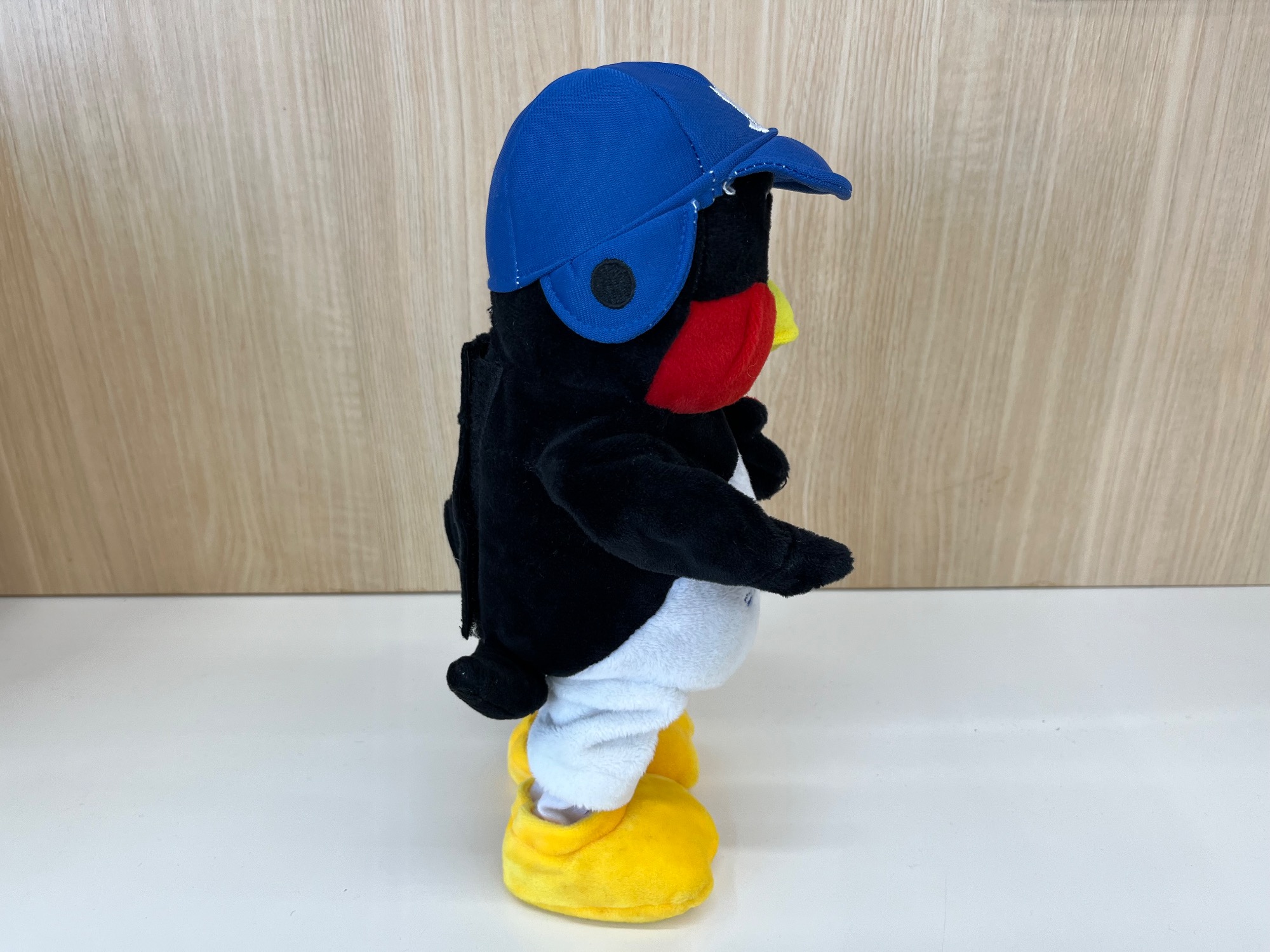 東京ヤクルトスワローズ　ダンシングつば九郎 npb-190330tkr07_2.jpg