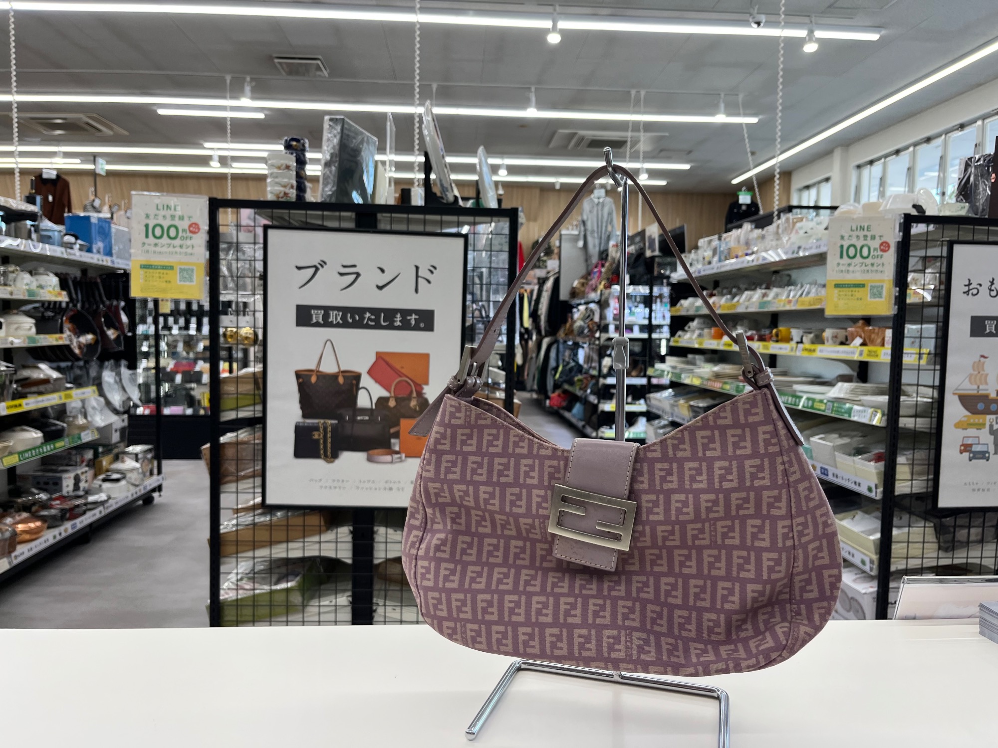 FENDI(フェンディ)のワンショルダーバッグをご紹介します！！｜2025年