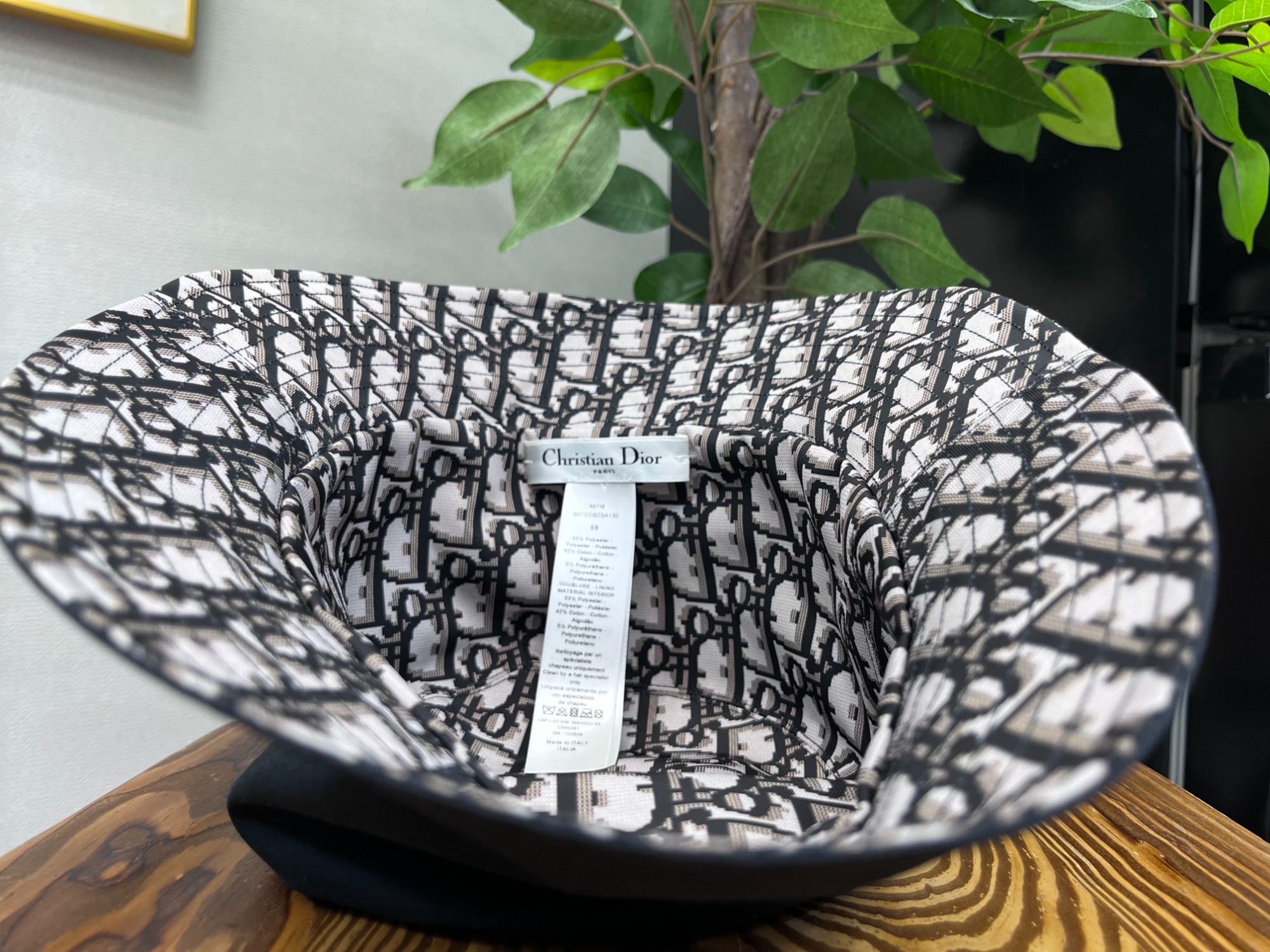 Christian DiorのTEDDY-D ボブハットをご紹介！｜2026年01月03日