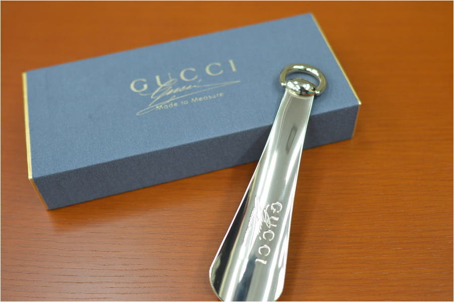 エントランスをラグジュアリーに。エルメスとグッチのシューホーン