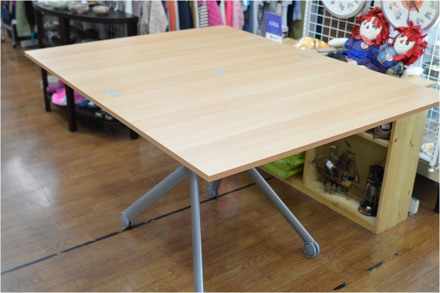 イタリア製のリフティングテーブルが買取入荷致しました！ イタリア製リフティングテーブルが買取入荷いたしました！【千葉