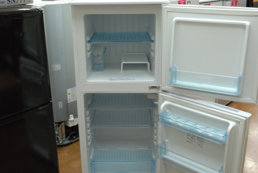 アビテラックス 2ドア冷蔵庫 138L 2015年製 AR-143E