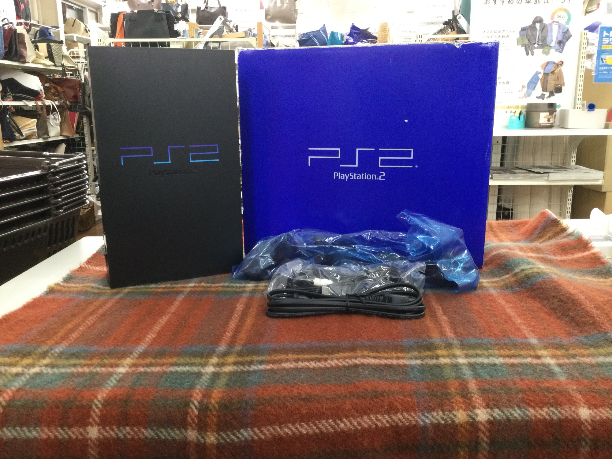 Sony PlayStation 2 SCPH-10000 本体 ソフト11本 - メルカリ