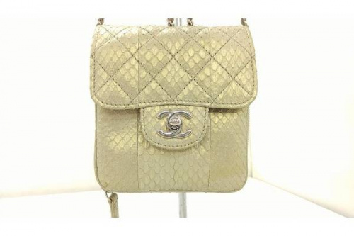 バッグのショルダーポーチ