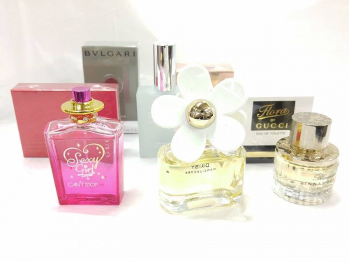 香水のオードトワレ