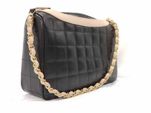 バッグのCHANEL