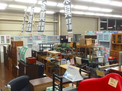 本革ソファーのLIVING HOUSE