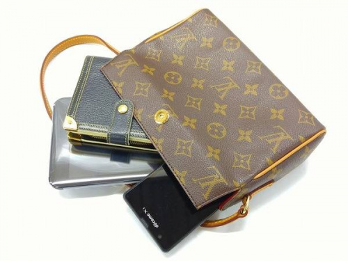 バッグのLOUIS VUITON