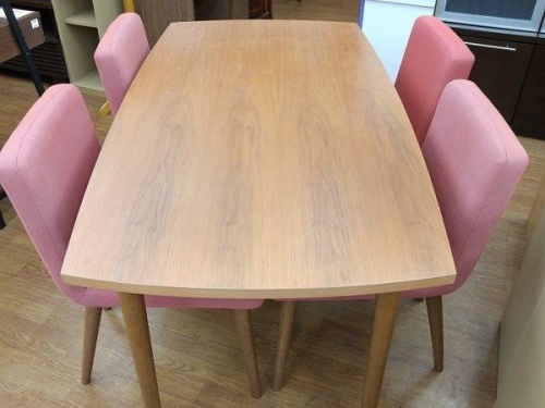 ダイニングセットのウニコ（UNICO）