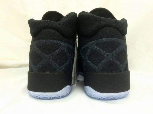 エアジョーダンの811006-010