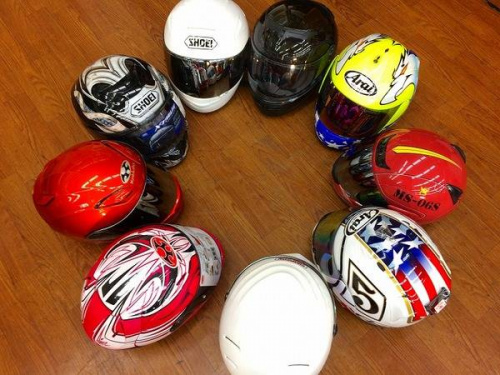 スポーツ用品のヘルメット