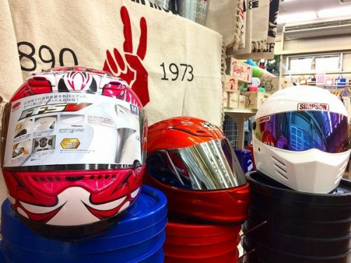 ヘルメットのフルフェイス