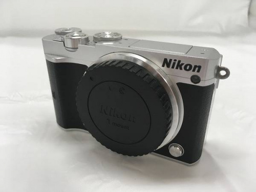 デジタルカメラのニコン（NIKON）